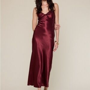 Elegant Burgundy Maxi Dress